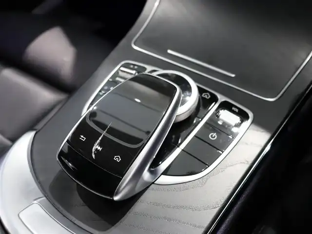 メルセデス・ベンツ Ｃ２２０ｄ ステーションワゴン アバンギャルドAMGライン 静岡県 2018(平30)年 4万km ダイヤモンドホワイト レーダーセーフティパッケージ /ナビ TV AppleCarPlay　/ACC LKA BSM /革シート シートヒーター /パワーバックドア /パーキングサポート /エアサス /LEDヘッドライト /アイドリングSTOP /アンビエントライト /前後センサー