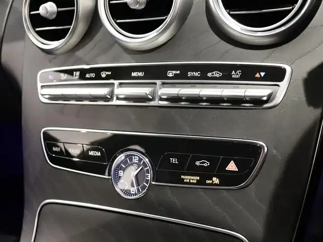 メルセデス・ベンツ Ｃ２２０ｄ ステーションワゴン アバンギャルドAMGライン 静岡県 2018(平30)年 4万km ダイヤモンドホワイト レーダーセーフティパッケージ /ナビ TV AppleCarPlay　/ACC LKA BSM /革シート シートヒーター /パワーバックドア /パーキングサポート /エアサス /LEDヘッドライト /アイドリングSTOP /アンビエントライト /前後センサー