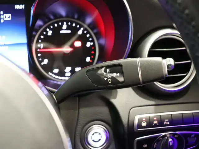 メルセデス・ベンツ Ｃ２２０ｄ ステーションワゴン アバンギャルドAMGライン 静岡県 2018(平30)年 4万km ダイヤモンドホワイト レーダーセーフティパッケージ /ナビ TV AppleCarPlay　/ACC LKA BSM /革シート シートヒーター /パワーバックドア /パーキングサポート /エアサス /LEDヘッドライト /アイドリングSTOP /アンビエントライト /前後センサー