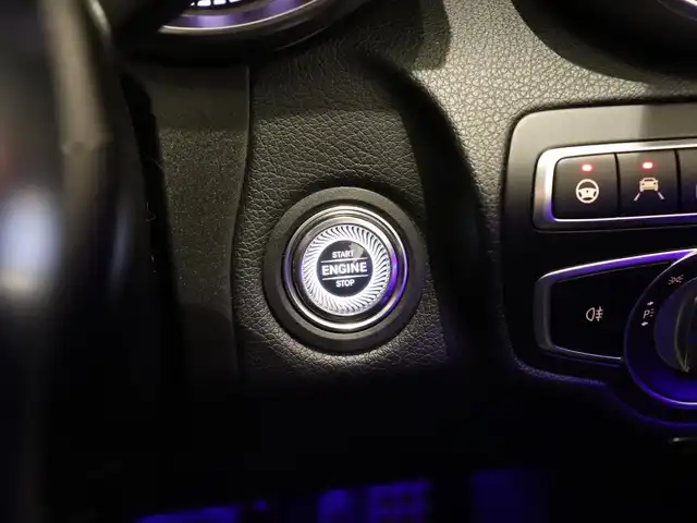 メルセデス・ベンツ Ｃ２２０ｄ ステーションワゴン アバンギャルドAMGライン 静岡県 2018(平30)年 4万km ダイヤモンドホワイト レーダーセーフティパッケージ /ナビ TV AppleCarPlay　/ACC LKA BSM /革シート シートヒーター /パワーバックドア /パーキングサポート /エアサス /LEDヘッドライト /アイドリングSTOP /アンビエントライト /前後センサー