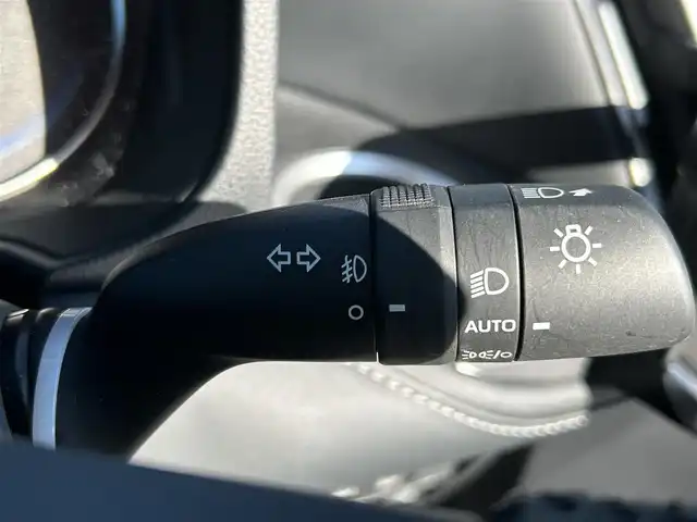 トヨタ ノア ハイブリッド S－Z 大阪府 2022(令4)年 2.4万km アティチュードブラックマイカ トヨタセーフティセンス/純正１０．５インチナビ　/・フルセグTV/USB/BT/HDMI/バックカメラ　/BSM　/両側パワースライドドア　/AC100V/ハーフレザーシート/シートヒーター　/ビルトインＥＴＣ２．０　/ロードサイドアシスト　/クリアランスソナー　/レーダークルーズコントロール/アイドリングストップ/LEDヘッド・フォグ　/純正フロアマット　/純正17インチAW/取説・保証書