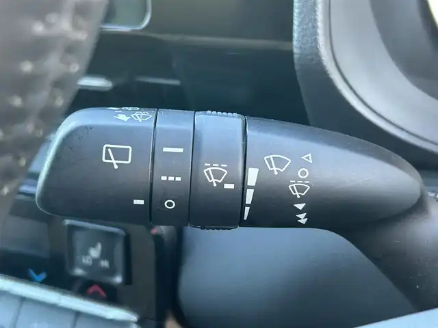 トヨタ ノア ハイブリッド S－Z 大阪府 2022(令4)年 2.4万km アティチュードブラックマイカ トヨタセーフティセンス/純正１０．５インチナビ　/・フルセグTV/USB/BT/HDMI/バックカメラ　/BSM　/両側パワースライドドア　/AC100V/ハーフレザーシート/シートヒーター　/ビルトインＥＴＣ２．０　/ロードサイドアシスト　/クリアランスソナー　/レーダークルーズコントロール/アイドリングストップ/LEDヘッド・フォグ　/純正フロアマット　/純正17インチAW/取説・保証書