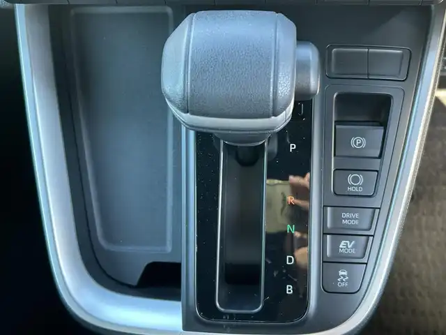 トヨタ ノア ハイブリッド S－Z 大阪府 2022(令4)年 2.4万km アティチュードブラックマイカ トヨタセーフティセンス/純正１０．５インチナビ　/・フルセグTV/USB/BT/HDMI/バックカメラ　/BSM　/両側パワースライドドア　/AC100V/ハーフレザーシート/シートヒーター　/ビルトインＥＴＣ２．０　/ロードサイドアシスト　/クリアランスソナー　/レーダークルーズコントロール/アイドリングストップ/LEDヘッド・フォグ　/純正フロアマット　/純正17インチAW/取説・保証書