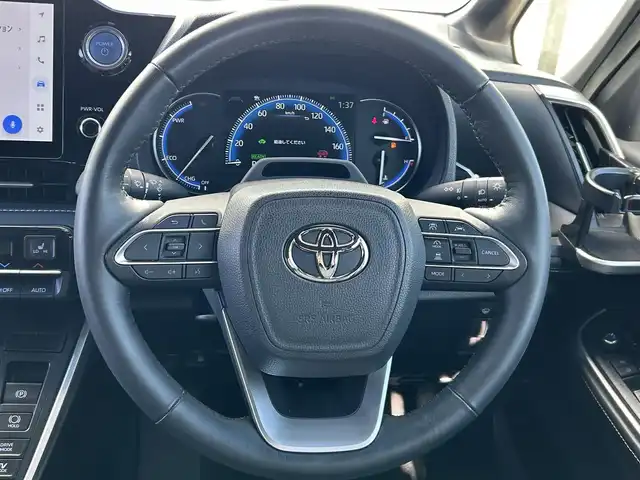 トヨタ ノア ハイブリッド S－Z 大阪府 2022(令4)年 2.4万km アティチュードブラックマイカ トヨタセーフティセンス/純正１０．５インチナビ　/・フルセグTV/USB/BT/HDMI/バックカメラ　/BSM　/両側パワースライドドア　/AC100V/ハーフレザーシート/シートヒーター　/ビルトインＥＴＣ２．０　/ロードサイドアシスト　/クリアランスソナー　/レーダークルーズコントロール/アイドリングストップ/LEDヘッド・フォグ　/純正フロアマット　/純正17インチAW/取説・保証書