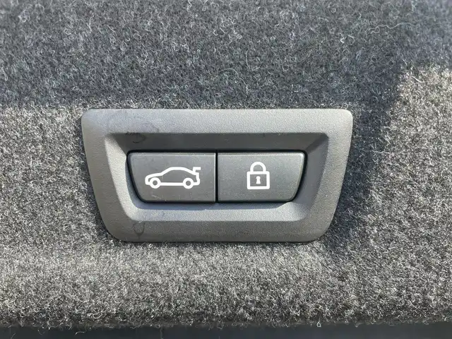 ＢＭＷ ３２０ｉ Mスポーツ 静岡県 2022(令4)年 3.5万km アルピンホワイトⅢ ハイライン・ＰＫＧ　/コンフォート・ＰＫＧ　/ドライビング・アシストＰ　/１４．９インチ純正ナビ　/ＡＣＣ　/ＬＫＡ　/ＢＳＭ　/ＬＣＷ　/ＲＣＴＡ　/パワートランクリッド　/パワーシート/シートヒーター