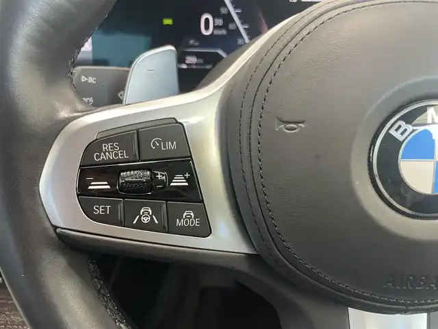 ＢＭＷ ３２０ｉ Mスポーツ 静岡県 2022(令4)年 3.5万km アルピンホワイトⅢ ハイライン・ＰＫＧ　/コンフォート・ＰＫＧ　/ドライビング・アシストＰ　/１４．９インチ純正ナビ　/ＡＣＣ　/ＬＫＡ　/ＢＳＭ　/ＬＣＷ　/ＲＣＴＡ　/パワートランクリッド　/パワーシート/シートヒーター