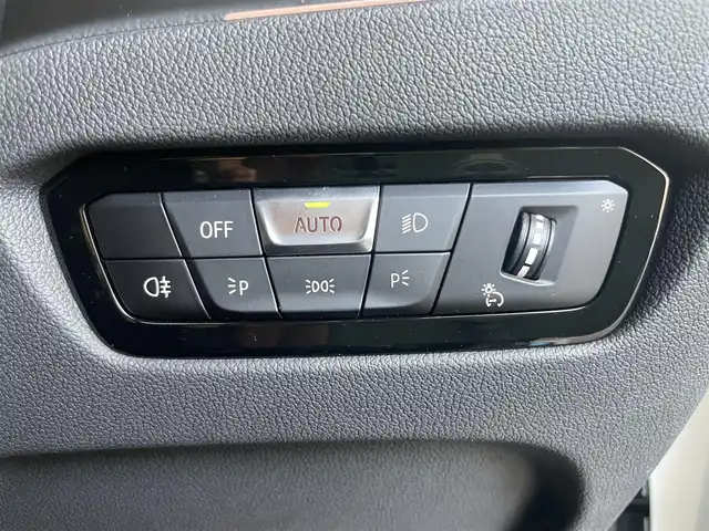 ＢＭＷ ３２０ｉ Mスポーツ 静岡県 2022(令4)年 3.5万km アルピンホワイトⅢ ハイライン・ＰＫＧ　/コンフォート・ＰＫＧ　/ドライビング・アシストＰ　/１４．９インチ純正ナビ　/ＡＣＣ　/ＬＫＡ　/ＢＳＭ　/ＬＣＷ　/ＲＣＴＡ　/パワートランクリッド　/パワーシート/シートヒーター