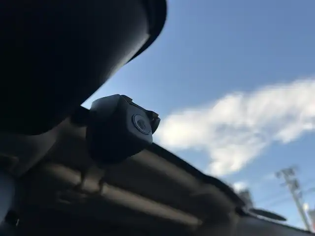 ホンダ ヴェゼル ハイブリッド e:HEV Z 福島県 2023(令5)年 1.2万km クリスタルブラックパール ホンダセンシング/衝突軽減ブレーキ/アダプティブクルーズコントロール/車線維持支援システム/誤発進抑制機能/後方誤発進抑制機能/路外逸脱抑制機能/先行車発進お知らせ機能/標識認識機能/オートハイビーム/ブラインドスポットインフォメーション/純正ナビゲーション/型番：VXU-225VZi/【CD/DVD/SD/USB/Bluetooth/TV】/バックカメラ/純正前後ドライブレコーダー/ビルトインETC/おくだけ充電/電動リフトゲート/前席シートヒーター/ステアリングヒーター/パドルシフト/ステアリングリモコン/LEDオートライト/LEDフォグランプ/純正フロアマット/ドアバイザー