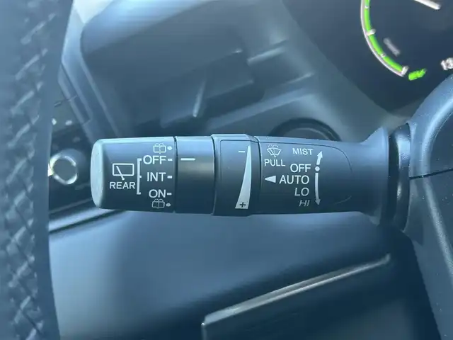 ホンダ ヴェゼル ハイブリッド e:HEV Z 福島県 2023(令5)年 1.2万km クリスタルブラックパール ホンダセンシング/衝突軽減ブレーキ/アダプティブクルーズコントロール/車線維持支援システム/誤発進抑制機能/後方誤発進抑制機能/路外逸脱抑制機能/先行車発進お知らせ機能/標識認識機能/オートハイビーム/ブラインドスポットインフォメーション/純正ナビゲーション/型番：VXU-225VZi/【CD/DVD/SD/USB/Bluetooth/TV】/バックカメラ/純正前後ドライブレコーダー/ビルトインETC/おくだけ充電/電動リフトゲート/前席シートヒーター/ステアリングヒーター/パドルシフト/ステアリングリモコン/LEDオートライト/LEDフォグランプ/純正フロアマット/ドアバイザー