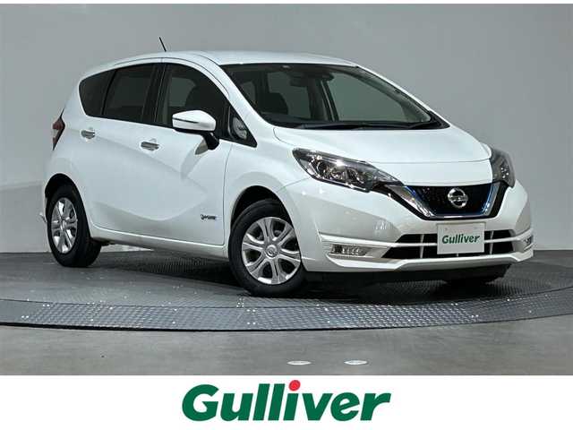 日産 ノート e－パワー X 愛媛県 2018(平30)年 2.6万km ホワイト 純正メモリーナビ/フルセグ/バックカメラ/インテリジェントエマージェンシーブレーキ/車線逸脱警報/踏み間違え防止アシスト/LEDオートライト/ハイビームアシスト/オートエアコン/スマートキー/ETC/禁煙車