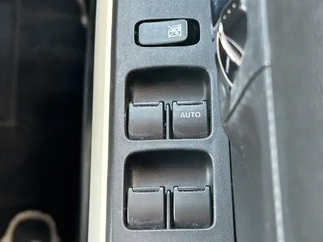 スズキ クロスビー HYBRID MZ 兵庫県 2018(平30)年 6.1万km キャラバンアイボリーパールメタリック/ホワイト 2トーンルーフ 純正SDナビ（カロッツェリアAVIC-RL901ZS）/BTオーディオ/CD/DVD再生機能/USBポート/衝突軽減ブレーキ/フルセグ/フォグランプ/アイドリングストップ/バックカメラ/前方ドライブレコーダー/前席シートヒーター/クルーズコントロール