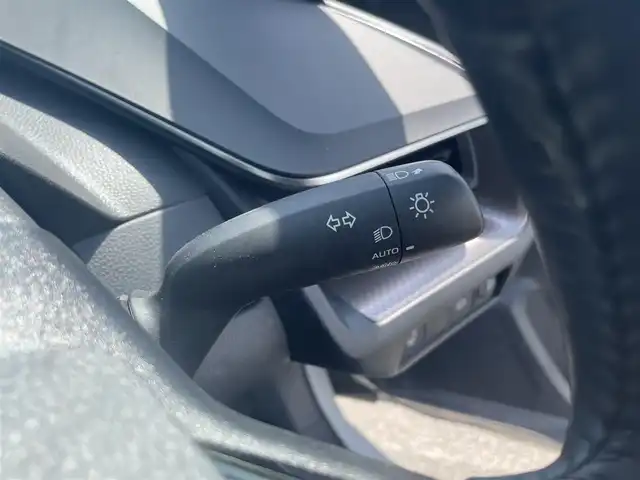 トヨタ プリウス Z 愛媛県 2024(令6)年 0.8万km プラチナホワイトパールマイカ 純正12.3インチディスプレイオーディオ/フルセグTV/Bluetooth　/全方位カメラ　/モデリスタエアロ/トヨタセーフティセンス/プリクラッシュセーフティ/レーダークルーズコントロール　/アドバンストパーク/緊急時操舵支援/車線逸脱防止装置/ブラインドスポットモニター/デジタルインナーミラー/D席シートメモリー機能/D/N席シートヒーター/シートベンチレーション　/ステアリングヒーター/パノラマルーフ　/電動トランクリッド　/純正ドライブレコーダー　/100Ｖ充電　/ワイヤレス充電　/ETC2.0/現状サマー(純正AW)(195/50/R19)/BRIDGESTONE ECOPIA