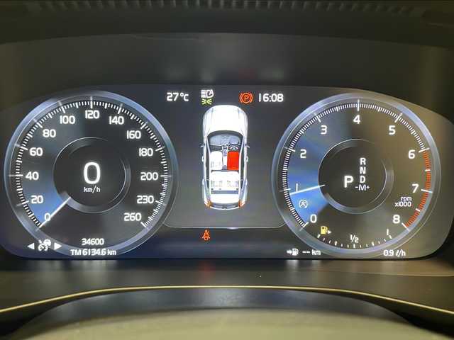 ボルボ ＸＣ４０ T4 AWD インスクリプション 新潟県 2020(令2)年 3.5万km クリスタルホワイトP 9インチタッチスクリーン式センターディスプレイ/（ナビ/TV/Apple Car Play)/harman/kardonプレミアムサウンド/360°ビューカメラ/アダプティブ・クルーズ・コントロール/パイロット・アシスト/レーン・キーピング・エイド/歩行者・サイクリスト・大型動物検知機能/インターセクション・サポート/被追突時警告機能/クロス・トラフィック・アラート/オンカミング・レーン・ミティゲーション/ステアリング・アシスト付BLIS/レーン・チェンジ・マージ・エイド/ロード・サイン・インフォメーション/ドライバー・アラート・コントロール/パーク・アシスト・パイロット/LEDヘッドライト/純正19インチAW/純正フロアマット/ETC