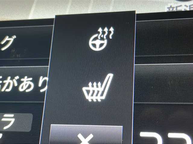 ボルボ ＸＣ４０ T4 AWD インスクリプション 新潟県 2020(令2)年 3.5万km クリスタルホワイトP 9インチタッチスクリーン式センターディスプレイ/（ナビ/TV/Apple Car Play)/harman/kardonプレミアムサウンド/360°ビューカメラ/アダプティブ・クルーズ・コントロール/パイロット・アシスト/レーン・キーピング・エイド/歩行者・サイクリスト・大型動物検知機能/インターセクション・サポート/被追突時警告機能/クロス・トラフィック・アラート/オンカミング・レーン・ミティゲーション/ステアリング・アシスト付BLIS/レーン・チェンジ・マージ・エイド/ロード・サイン・インフォメーション/ドライバー・アラート・コントロール/パーク・アシスト・パイロット/LEDヘッドライト/純正19インチAW/純正フロアマット/ETC