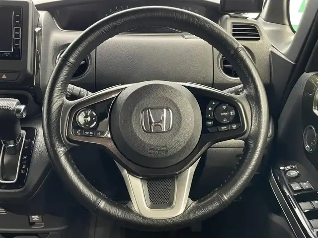 ホンダ Ｎ ＢＯＸ カスタム G L ホンダセンシング 鹿児島県 2020(令2)年 1.8万km パールⅡ 禁煙車/ホンダセンシング/純正ナビ/・CD/DVD/・フルセグTV/・BT/・USB/純正前後ドラレコ/片側パワスラ/ビルドインETC/社外レーダー探知機/純正フロアマット/純正アルミ/純正LEDヘッドライト/フロントフォグ/オートライト/オートマチックハイビーム/スマートキー/プッシュスタート