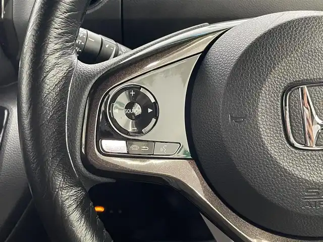 ホンダ Ｎ ＢＯＸ カスタム G L ホンダセンシング 鹿児島県 2020(令2)年 1.8万km パールⅡ 禁煙車/ホンダセンシング/純正ナビ/・CD/DVD/・フルセグTV/・BT/・USB/純正前後ドラレコ/片側パワスラ/ビルドインETC/社外レーダー探知機/純正フロアマット/純正アルミ/純正LEDヘッドライト/フロントフォグ/オートライト/オートマチックハイビーム/スマートキー/プッシュスタート