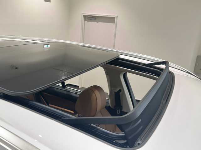 ＢＭＷ Ｘ５ xDrive 35d 新潟県 2020(令2)年 4.9万km ミネラルホワイト 電動パノラマ・ガラス・サンルーフ/プラスパッケージ/-4ゾーン・オートマチック・エア・コンディショナー/-保冷・保温機能付カップ・ホルダー/-ソフト・クローズ・ドア（フロント&リヤ）/harman/kardonサラウンド・サウンド・システム/BMWライブ・コックピット/-12.3インチ マルチ・ディスプレイ・メーター・パネル/-12.3インチ ワイド・コントロール・ディスプレイ/-HDDナビゲーション・システム/パーキングアシストプラス/ドライビングアシストプロフェッショナル/オートマチック・テールゲート/アダプティブLEDヘッドライト/コンフォート・アクセス/アンビエント・ライト/電動フロント・シート（運転席メモリー機能付）/スポーツ・シート（運転席&助手席、電動調節式サイド・サポート付）/フロント・シート・ヒーティング/メタリックペイント（A96:ミネラルホワイト）