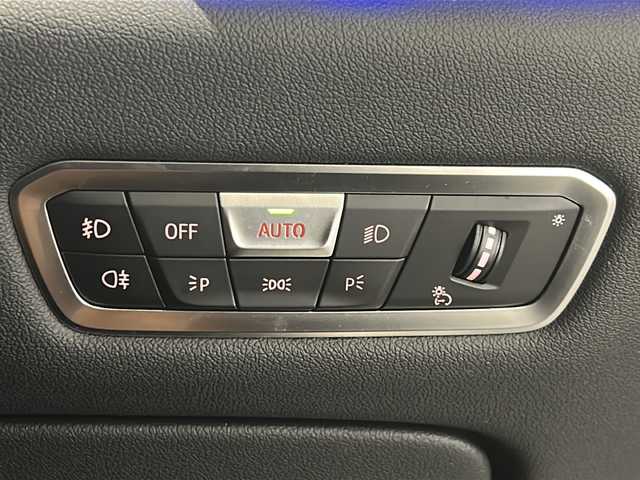 ＢＭＷ Ｘ５ xDrive 35d 新潟県 2020(令2)年 4.9万km ミネラルホワイト 電動パノラマ・ガラス・サンルーフ/プラスパッケージ/-4ゾーン・オートマチック・エア・コンディショナー/-保冷・保温機能付カップ・ホルダー/-ソフト・クローズ・ドア（フロント&リヤ）/harman/kardonサラウンド・サウンド・システム/BMWライブ・コックピット/-12.3インチ マルチ・ディスプレイ・メーター・パネル/-12.3インチ ワイド・コントロール・ディスプレイ/-HDDナビゲーション・システム/パーキングアシストプラス/ドライビングアシストプロフェッショナル/オートマチック・テールゲート/アダプティブLEDヘッドライト/コンフォート・アクセス/アンビエント・ライト/電動フロント・シート（運転席メモリー機能付）/スポーツ・シート（運転席&助手席、電動調節式サイド・サポート付）/フロント・シート・ヒーティング/メタリックペイント（A96:ミネラルホワイト）
