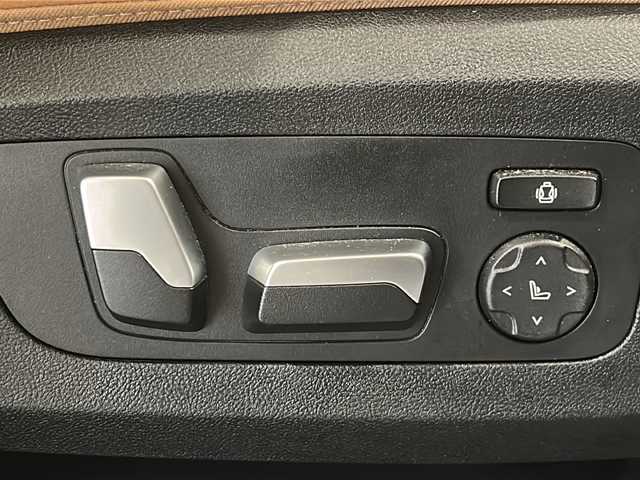 ＢＭＷ Ｘ５ xDrive 35d 新潟県 2020(令2)年 4.9万km ミネラルホワイト 電動パノラマ・ガラス・サンルーフ/プラスパッケージ/-4ゾーン・オートマチック・エア・コンディショナー/-保冷・保温機能付カップ・ホルダー/-ソフト・クローズ・ドア（フロント&リヤ）/harman/kardonサラウンド・サウンド・システム/BMWライブ・コックピット/-12.3インチ マルチ・ディスプレイ・メーター・パネル/-12.3インチ ワイド・コントロール・ディスプレイ/-HDDナビゲーション・システム/パーキングアシストプラス/ドライビングアシストプロフェッショナル/オートマチック・テールゲート/アダプティブLEDヘッドライト/コンフォート・アクセス/アンビエント・ライト/電動フロント・シート（運転席メモリー機能付）/スポーツ・シート（運転席&助手席、電動調節式サイド・サポート付）/フロント・シート・ヒーティング/メタリックペイント（A96:ミネラルホワイト）