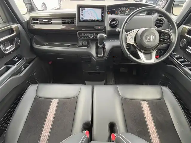 ホンダ Ｎ ＢＯＸ カスタム G L ターボ ホンダセンシング 徳島県 2020(令2)年 1.2万km プレミアムベルベットパープル・パール 純正ギャザーズナビ VXM-204VFi/(AM.FM.CD.DVD.BT.フルセグ.SD)/純正前後ドライブレコーダー/ホンダセンシング/・アダプティブ・クルーズ・コントロール（ACC）/・車線維持支援システム（LKAS）/・衝突軽減ブレーキ（CMBS）/・誤発進抑制機能（前進）/・歩行者事故低減ステアリング/・路外逸脱抑制機能/・先行車発進お知らせ機能/・標識認識機能/・オートハイビーム/・誤発進抑制機能（後進）/両側パワースライドドア/バックカメラ/黒革ハーフレザーシート/パドルシフト/ＬＥＤヘッドライト/ビルトインＥＴＣ/純正アルミホイール/ＵＳＢ充電２口