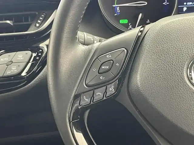 トヨタ Ｃ－ＨＲ G モード ネロセーフティプラスⅡ 愛知県 2021(令3)年 5.9万km ホワイトパールクリスタルシャイン 純正ディスプレイ　ＴＲＤエアロ　全方位カメラ　ハーフレザー　シートヒーター　ＢＳＭ　トヨタセーフティセンス　衝突軽減　車線逸脱　追従クルコン　ＬＥＤオートライト　オートハイビーム　ミラキャスト　ＢＴ　ステアリングスイッチ　純正フロアマット　禁煙車