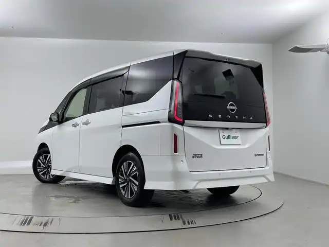 日産 セレナ e－パワー ハイウェイスター V 埼玉県 2024(令6)年 0.5万km プリズムホワイト ディスプレイオーディオ/(Bluetooth/HDMI/VTR/android auto/Apple CarPlay/AM/FM)/全方位カメラ/ETC2.0/デジタルインナーミラー/プロパイロット/先行車発進お知らせ/ブラインドスポットモニター/標識認識機能/ドライブモードセレクト/電子パーキングシステム/オートブレーキホールド/プッシュスタート/ステアリングリモコン/ロールサンシェード/両側パワースライドドア/社外フロアマット/純正ドアバイザー/純正16インチアルミホイール