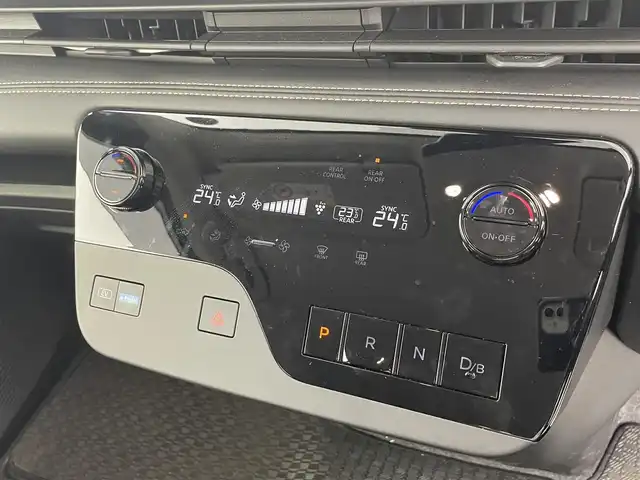 日産 セレナ e－パワー ハイウェイスター V 埼玉県 2024(令6)年 0.5万km プリズムホワイト ディスプレイオーディオ/(Bluetooth/HDMI/VTR/android auto/Apple CarPlay/AM/FM)/全方位カメラ/ETC2.0/デジタルインナーミラー/プロパイロット/先行車発進お知らせ/ブラインドスポットモニター/標識認識機能/ドライブモードセレクト/電子パーキングシステム/オートブレーキホールド/プッシュスタート/ステアリングリモコン/ロールサンシェード/両側パワースライドドア/社外フロアマット/純正ドアバイザー/純正16インチアルミホイール
