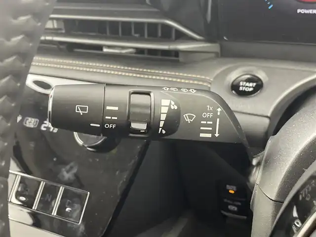 日産 セレナ e－パワー ハイウェイスター V 埼玉県 2024(令6)年 0.5万km プリズムホワイト ディスプレイオーディオ/(Bluetooth/HDMI/VTR/android auto/Apple CarPlay/AM/FM)/全方位カメラ/ETC2.0/デジタルインナーミラー/プロパイロット/先行車発進お知らせ/ブラインドスポットモニター/標識認識機能/ドライブモードセレクト/電子パーキングシステム/オートブレーキホールド/プッシュスタート/ステアリングリモコン/ロールサンシェード/両側パワースライドドア/社外フロアマット/純正ドアバイザー/純正16インチアルミホイール