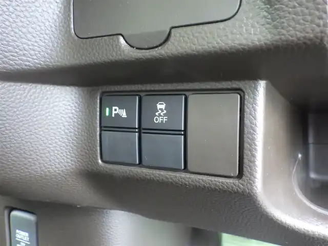 ホンダ Ｎ ＢＯＸ L 千葉県 2020(令2)年 3.5万km プレミアムサンライトホワイトパール ホンダセンシング/・衝突軽減ブレーキ（CMBS）/・車線維持支援システム（LKAS）/・アダプティブクルーズコントロール（ACC）/・後方誤発進抑制機能/・誤発進抑制機能/左パワースライドドア/右イージークローザードア/純正メモリーナビ/地デジTV/【DVD/CD再生機能　Bluetooth接続】/バックカメラ/ドライブレコーダー（前後撮影）/LEDヘッドライト/ウインカーミラー/リアコーナーセンサー/スマートキー