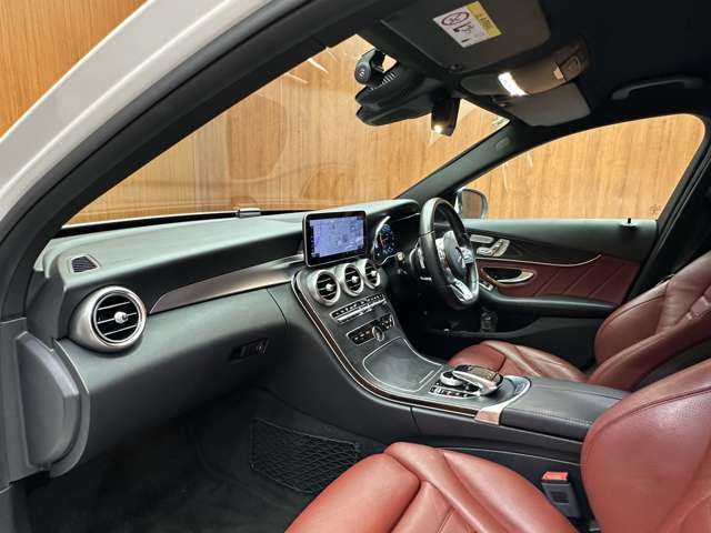 メルセデス・ベンツ Ｃ２００ ステーションワゴン アバンギャルドAMGライン 千葉県 2019(平31)年 4.6万km ダイヤモンドホワイト レザーエクスクルーシブＰＫＧ　/純正ナビ　/３６０°カメラ　/ＢＳＭ　/ＨＵＤ　/赤革　/シートヒーター　/パワーシート　/ＬＥＤヘッドライト　/ハイビームアシスト　/Ｂｕｒｍｅｓｔｅｒサウンド　/電動リアゲート
