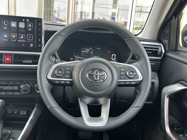 トヨタ ライズ Z 静岡県 2024(令6)年 0.5万km ブラックマイカメタリック スマートアシスト/・衝突軽減ブレーキ/・レーダークルーズコントロール/・ブラインドスポットモニター/・レーンキープ/・コーナーセンサー/・オートホールド/・全方位カメラ/純正ディスプレイオーディオ/・フルセグTV/・ラジオ/・Bluetooth/・HDMI/・アップルカープレイ/アンドロイドオート/主要装備/・ETC/・前後ミラー型ドラレコ/・ステアリングスイッチ/・アイドリングストップ/・シートヒーター/・プッシュスタート/・スマートキー