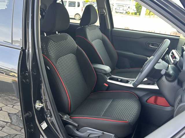 トヨタ ライズ Z 静岡県 2024(令6)年 0.5万km ブラックマイカメタリック スマートアシスト/・衝突軽減ブレーキ/・レーダークルーズコントロール/・ブラインドスポットモニター/・レーンキープ/・コーナーセンサー/・オートホールド/・全方位カメラ/純正ディスプレイオーディオ/・フルセグTV/・ラジオ/・Bluetooth/・HDMI/・アップルカープレイ/アンドロイドオート/主要装備/・ETC/・前後ミラー型ドラレコ/・ステアリングスイッチ/・アイドリングストップ/・シートヒーター/・プッシュスタート/・スマートキー