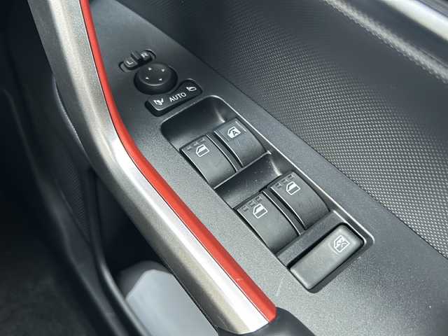 トヨタ ライズ Z 静岡県 2024(令6)年 0.5万km ブラックマイカメタリック スマートアシスト/・衝突軽減ブレーキ/・レーダークルーズコントロール/・ブラインドスポットモニター/・レーンキープ/・コーナーセンサー/・オートホールド/・全方位カメラ/純正ディスプレイオーディオ/・フルセグTV/・ラジオ/・Bluetooth/・HDMI/・アップルカープレイ/アンドロイドオート/主要装備/・ETC/・前後ミラー型ドラレコ/・ステアリングスイッチ/・アイドリングストップ/・シートヒーター/・プッシュスタート/・スマートキー