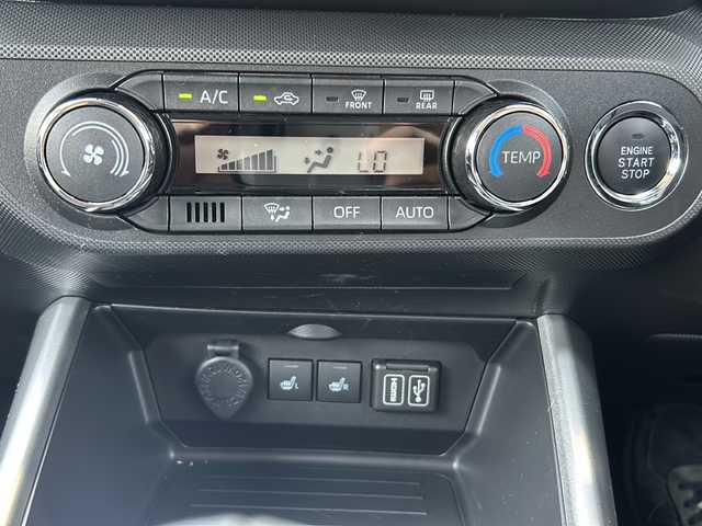 トヨタ ライズ Z 静岡県 2024(令6)年 0.5万km ブラックマイカメタリック スマートアシスト/・衝突軽減ブレーキ/・レーダークルーズコントロール/・ブラインドスポットモニター/・レーンキープ/・コーナーセンサー/・オートホールド/・全方位カメラ/純正ディスプレイオーディオ/・フルセグTV/・ラジオ/・Bluetooth/・HDMI/・アップルカープレイ/アンドロイドオート/主要装備/・ETC/・前後ミラー型ドラレコ/・ステアリングスイッチ/・アイドリングストップ/・シートヒーター/・プッシュスタート/・スマートキー