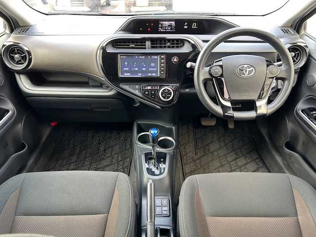 トヨタ アクア G 静岡県 2020(令2)年 5.6万km ホワイトパールクリスタルシャイン トヨタセーフティセンス/・レーンキープアシスト/・プリクラッシュセーフティ/・横滑り防止装置/純正メモリナビ/ワンセグTV/Bluetooth接続/ビルトインETC/クルーズコントロール/前後コーナーセンサー/バックカメラ/プッシュスタート/スマートキー/オートライト/LEDヘッドライト/純正フロアマット/盗難防止装置/取扱説明書