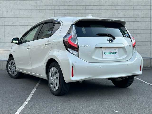 トヨタ アクア G 静岡県 2020(令2)年 5.6万km ホワイトパールクリスタルシャイン トヨタセーフティセンス/・レーンキープアシスト/・プリクラッシュセーフティ/・横滑り防止装置/純正メモリナビ/ワンセグTV/Bluetooth接続/ビルトインETC/クルーズコントロール/前後コーナーセンサー/バックカメラ/プッシュスタート/スマートキー/オートライト/LEDヘッドライト/純正フロアマット/盗難防止装置/取扱説明書