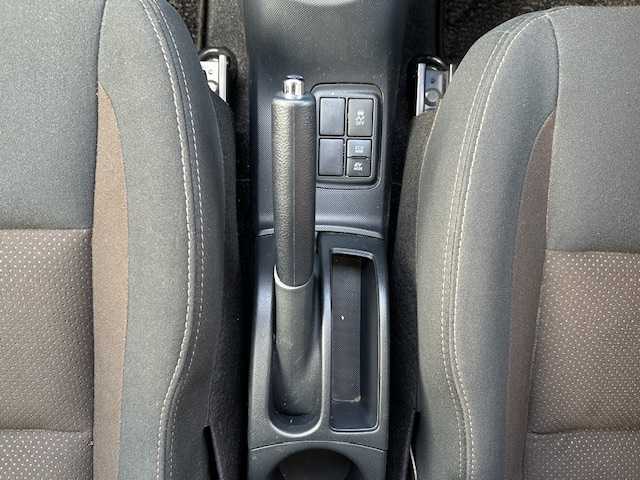 トヨタ アクア G 静岡県 2020(令2)年 5.6万km ホワイトパールクリスタルシャイン トヨタセーフティセンス/・レーンキープアシスト/・プリクラッシュセーフティ/・横滑り防止装置/純正メモリナビ/ワンセグTV/Bluetooth接続/ビルトインETC/クルーズコントロール/前後コーナーセンサー/バックカメラ/プッシュスタート/スマートキー/オートライト/LEDヘッドライト/純正フロアマット/盗難防止装置/取扱説明書