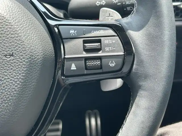 ホンダ ＺＲ－Ｖ ハイブリッド e:HEV Z 東京都 2024(令6)年 1.5万km プラチナホワイトパール 純正メーカーナビ/全方位モニター/ビルトインETC2.0/ドライブレコーダー/コーナーセンサー/BOSEスピーカー/パドルシフト/パワーバックドア/パワーシート/シートヒーター/ステアリングヒーター/ホンダセンシング/・衝突軽減ブレーキ/・誤発進抑制機能/・路外逸脱抑制機能/・車線維持支援システム/・アダプティブクルーズコントロール/・ブラインドスポットインフォメーション