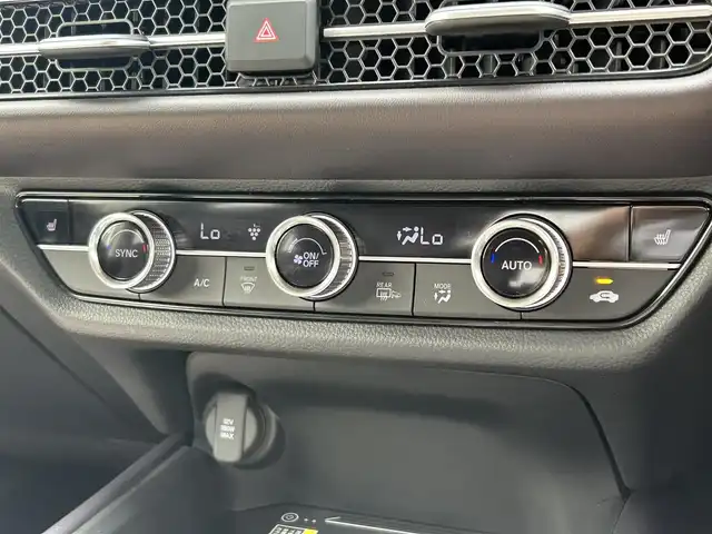 ホンダ ＺＲ－Ｖ ハイブリッド e:HEV Z 東京都 2024(令6)年 1.5万km プラチナホワイトパール 純正メーカーナビ/全方位モニター/ビルトインETC2.0/ドライブレコーダー/コーナーセンサー/BOSEスピーカー/パドルシフト/パワーバックドア/パワーシート/シートヒーター/ステアリングヒーター/ホンダセンシング/・衝突軽減ブレーキ/・誤発進抑制機能/・路外逸脱抑制機能/・車線維持支援システム/・アダプティブクルーズコントロール/・ブラインドスポットインフォメーション
