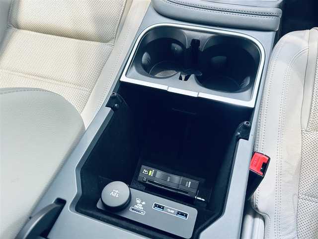ジャガー Ｅペース S 180PS 大阪府 2020(令2)年 3万km 青 ワンオーナー/ベージュ革/パワーシート/シートヒーター/ACC/純正ナビ/360度カメラ/applecarplay/純正19インチAW/電動リアゲート/ブラインドスポット