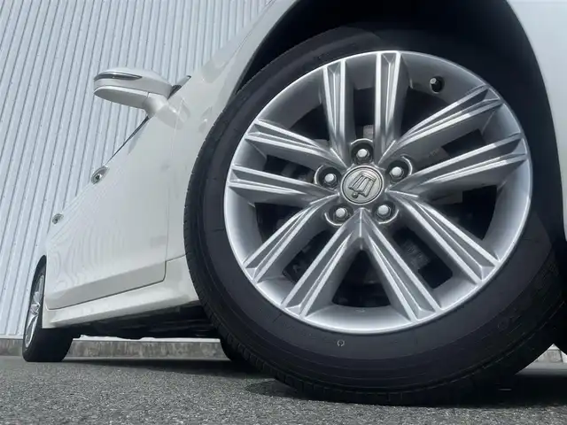 トヨタ クラウン アスリート S 福岡県 2015(平27)年 6.2万km ホワイトパールクリスタルシャイン 純正HDDナビ/(BT/CD/DVD/AM/FM/フルセグTV)/レーダークルーズコントロール/バックカメラ/前席パワーシート/本革巻きステアリング/ウッドパネル/MTモード付AT/前方ドライブレコーダー/純正キセノンヘッドライト/前後コーナーセンサー/純正ビルトインETC/純正ドライブレコーダー/純正フロアマット/フロントフォグライト