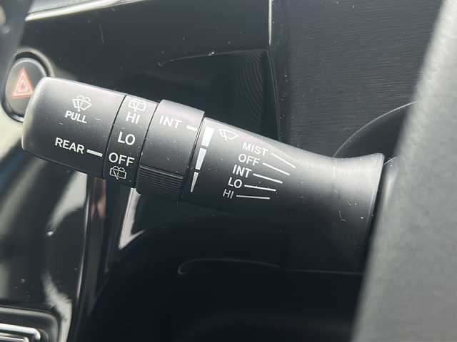 トヨタ アクア クロスオーバー 沖縄県 2017(平29)年 6.5万km コバルトブルーメタリック 純正ナビ・TV・Bluetooth・CD・DVD/バックカメラ/ETC/ドライブレコーダー/オートライト/衝突軽減システム/レーンキープアシスト/革巻きステアリング/ステアリングスイッチ/電動格納ミラー/先行車発進告知/サイドバイザー/ウィンカードアミラー/純正アルミ/スマートキー