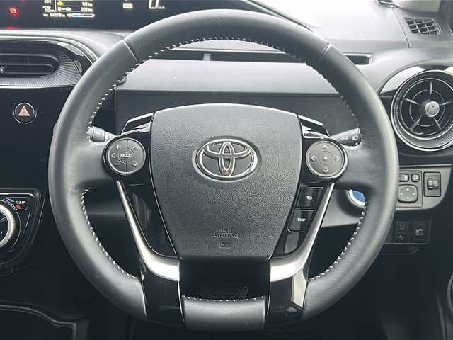 トヨタ アクア クロスオーバー 沖縄県 2017(平29)年 6.5万km コバルトブルーメタリック 純正ナビ・TV・Bluetooth・CD・DVD/バックカメラ/ETC/ドライブレコーダー/オートライト/衝突軽減システム/レーンキープアシスト/革巻きステアリング/ステアリングスイッチ/電動格納ミラー/先行車発進告知/サイドバイザー/ウィンカードアミラー/純正アルミ/スマートキー