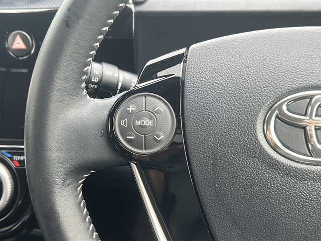 トヨタ アクア クロスオーバー 沖縄県 2017(平29)年 6.5万km コバルトブルーメタリック 純正ナビ・TV・Bluetooth・CD・DVD/バックカメラ/ETC/ドライブレコーダー/オートライト/衝突軽減システム/レーンキープアシスト/革巻きステアリング/ステアリングスイッチ/電動格納ミラー/先行車発進告知/サイドバイザー/ウィンカードアミラー/純正アルミ/スマートキー