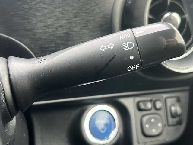 トヨタ アクア クロスオーバー 沖縄県 2017(平29)年 6.5万km コバルトブルーメタリック 純正ナビ・TV・Bluetooth・CD・DVD/バックカメラ/ETC/ドライブレコーダー/オートライト/衝突軽減システム/レーンキープアシスト/革巻きステアリング/ステアリングスイッチ/電動格納ミラー/先行車発進告知/サイドバイザー/ウィンカードアミラー/純正アルミ/スマートキー