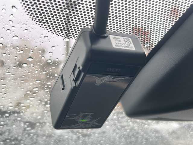 トヨタ アクア クロスオーバー 沖縄県 2017(平29)年 6.5万km コバルトブルーメタリック 純正ナビ・TV・Bluetooth・CD・DVD/バックカメラ/ETC/ドライブレコーダー/オートライト/衝突軽減システム/レーンキープアシスト/革巻きステアリング/ステアリングスイッチ/電動格納ミラー/先行車発進告知/サイドバイザー/ウィンカードアミラー/純正アルミ/スマートキー