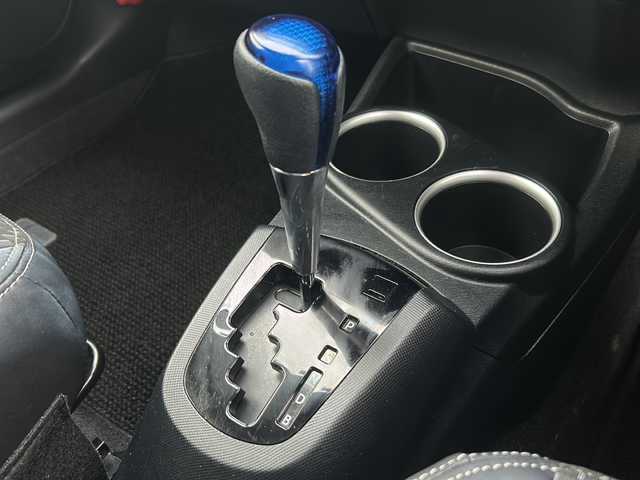 トヨタ アクア クロスオーバー 沖縄県 2017(平29)年 6.5万km コバルトブルーメタリック 純正ナビ・TV・Bluetooth・CD・DVD/バックカメラ/ETC/ドライブレコーダー/オートライト/衝突軽減システム/レーンキープアシスト/革巻きステアリング/ステアリングスイッチ/電動格納ミラー/先行車発進告知/サイドバイザー/ウィンカードアミラー/純正アルミ/スマートキー