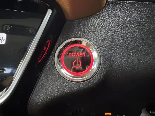 ホンダ ヴェゼル ハイブリッド Z ホンダセンシング 愛知県 2020(令2)年 3.2万km プラチナホワイトパール ホンダセンシング/　・衝突軽減ブレーキ/　・誤発進抑制機能/　・歩行者事故低減ステアリング/　・路外逸脱抑制機能/　・アダプティブクルーズコントロール/　・LKAS/　・先行車発進お知らせ機能/　・標識認識機能/純正ナビ/（Bluetooth/フルセグTV/CD/DVD/SD）/バックカメラ/革巻きステアリング/ドライブレコーダー/ステアリングリモコン/ハーフレザー/シートヒーター/純正フロアマット/ドアバイザー/パドルシフト/オートホールド/防眩ミラー