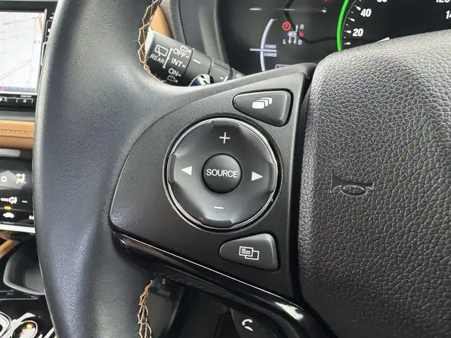 ホンダ ヴェゼル ハイブリッド Z ホンダセンシング 愛知県 2020(令2)年 3.2万km プラチナホワイトパール ホンダセンシング/　・衝突軽減ブレーキ/　・誤発進抑制機能/　・歩行者事故低減ステアリング/　・路外逸脱抑制機能/　・アダプティブクルーズコントロール/　・LKAS/　・先行車発進お知らせ機能/　・標識認識機能/純正ナビ/（Bluetooth/フルセグTV/CD/DVD/SD）/バックカメラ/革巻きステアリング/ドライブレコーダー/ステアリングリモコン/ハーフレザー/シートヒーター/純正フロアマット/ドアバイザー/パドルシフト/オートホールド/防眩ミラー