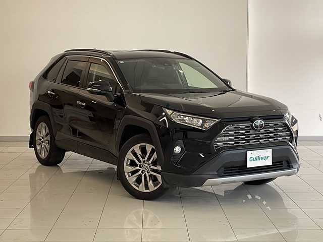 トヨタ ＲＡＶ４ G Zパッケージ 新潟県 2020(令2)年 8万km アティチュードブラックマイカ 4WD/純正9インチSDナビ(NSZT-Y68T)/CD/DVD/BT/フルセグテレビ/バックカメラ/ETC/ドライブレコーダー/衝突被害軽減ブレーキ/レーンキープアシスト/レーダークルーズコントロール/革シート/運転席パワーシート/シートヒーター /ステアリングヒーター/ステアリングスイッチ/パワーバックドア/コーナーセンサー/スマートキー/プッシュスタート/LEDヘッドライト/オートライト/オートハイビーム/フォグランプ/純正19インチアルミホイール